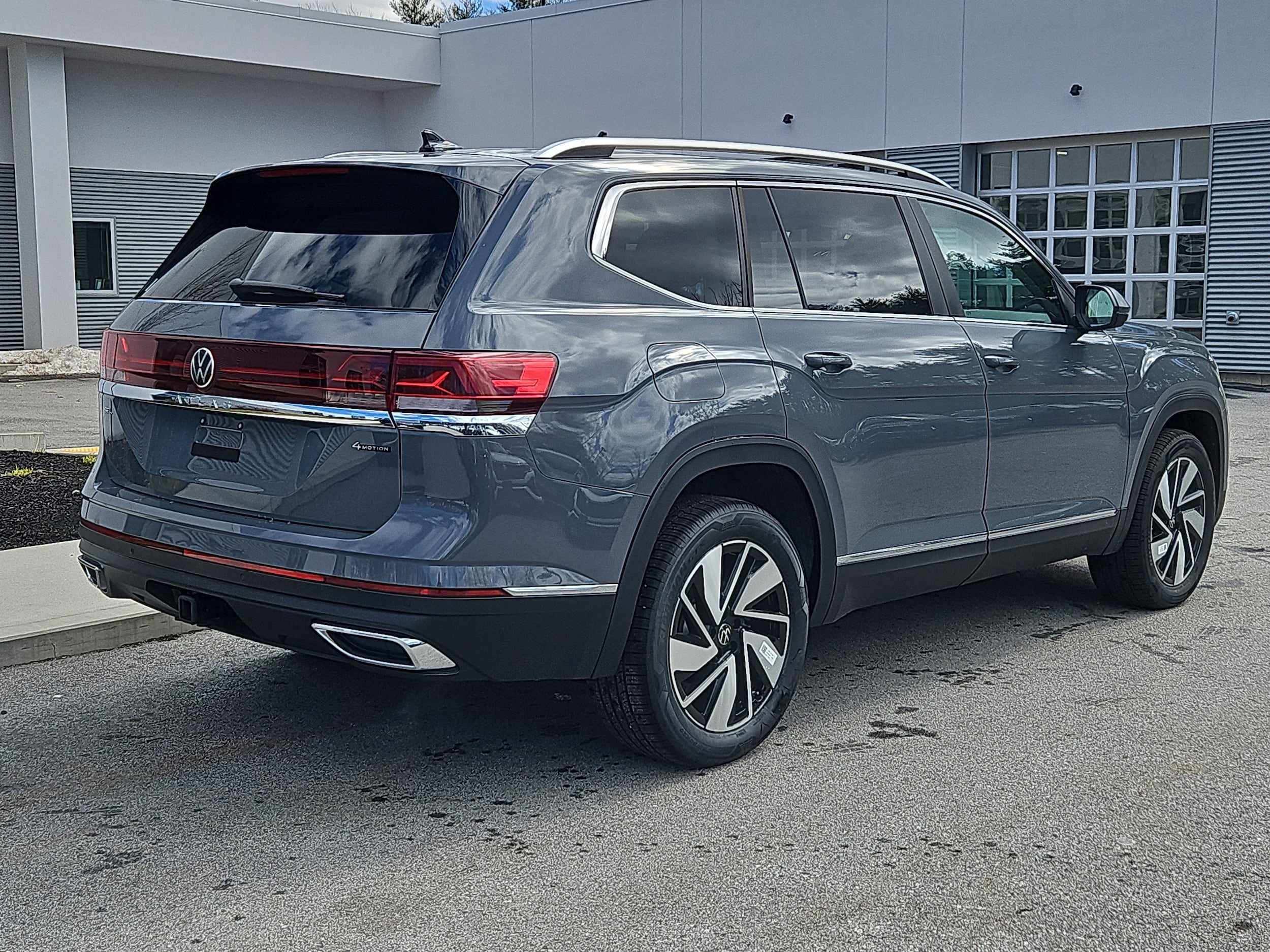 2026 Volkswagen Atlas SEL - Photo 2