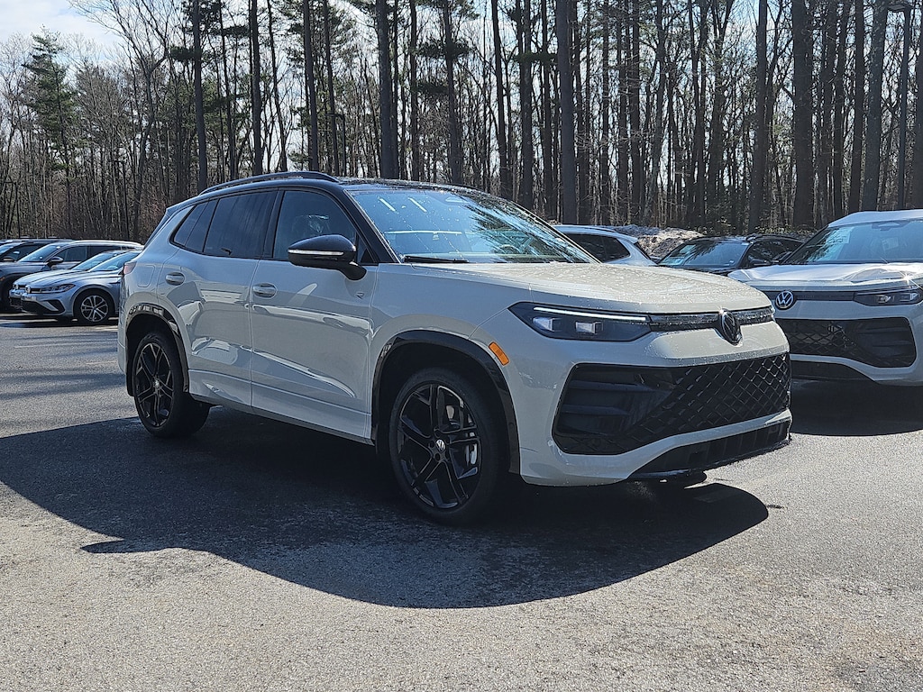 New 2026 Volkswagen Tiguan 2.0T SE R-Line Black SUV
