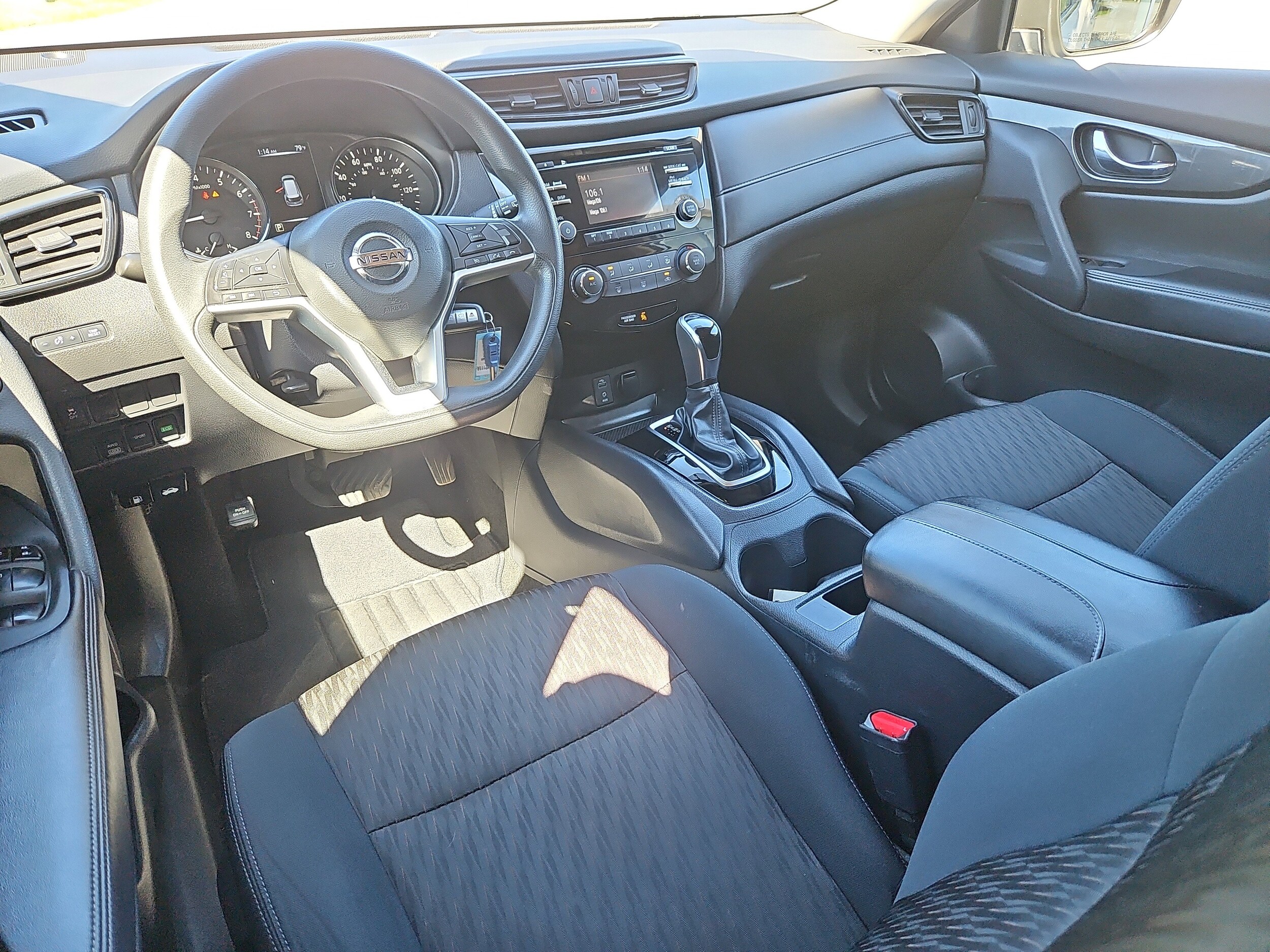 2017 Nissan Rogue S photo 3