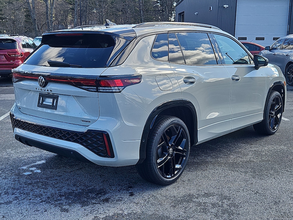 New 2026 Volkswagen Tiguan 2.0T SE R-Line Black SUV