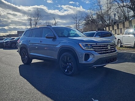 2025 Volkswagen Atlas 2.0T SE w/Technology SUV
