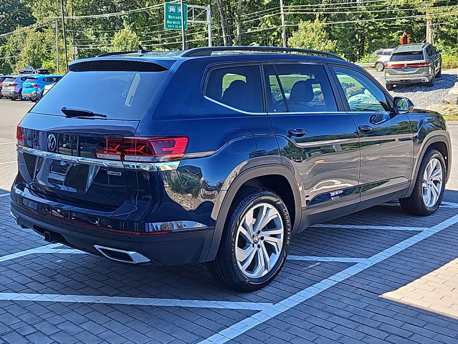 Used 2021 Volkswagen Atlas SE w/Tech with VIN 1V2KR2CA8MC564173 for sale in Auburn, MA