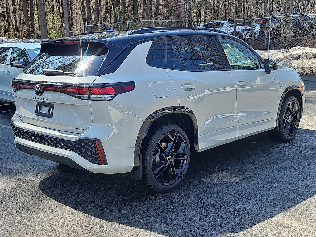 New 2026 Volkswagen Tiguan 2.0T SE R-Line Black SUV