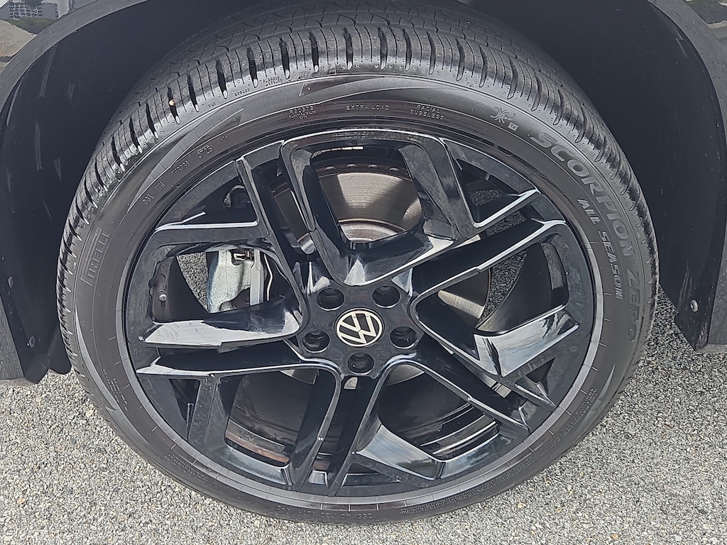 Used 2026 Volkswagen Tiguan SE R-Line Black SUV