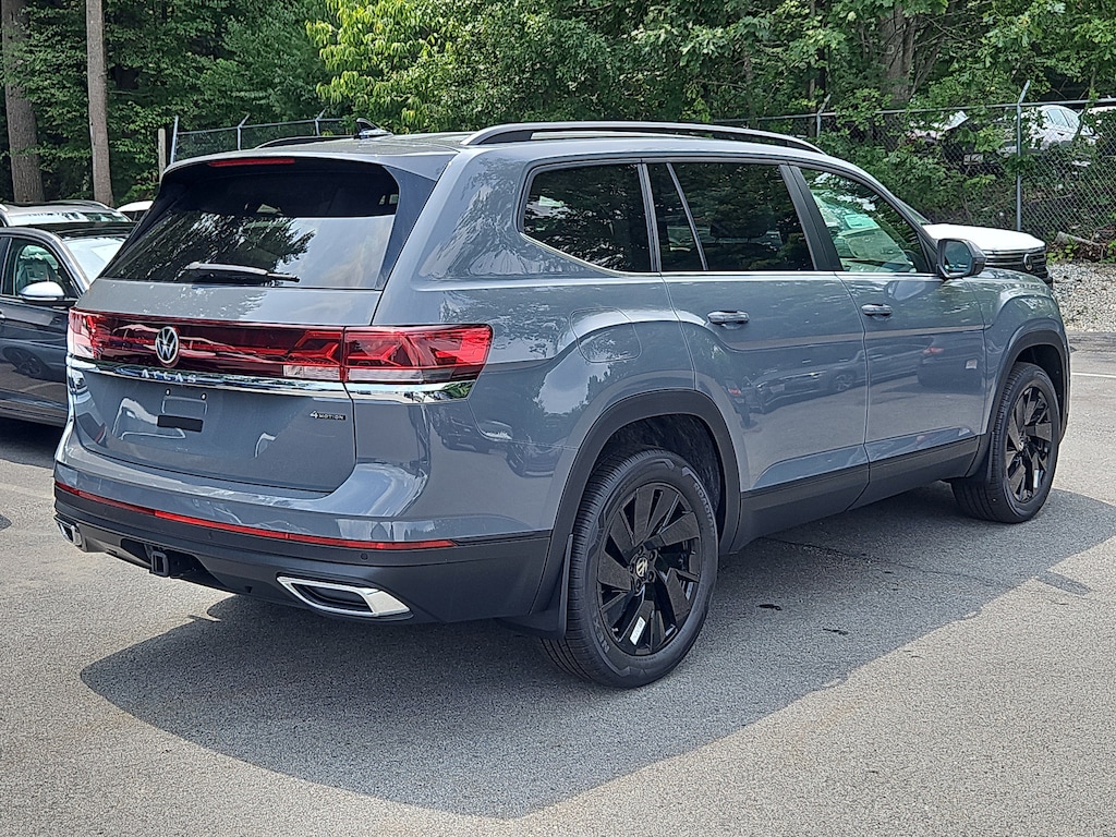 New 2026 Volkswagen Atlas SE w/Technology SUV