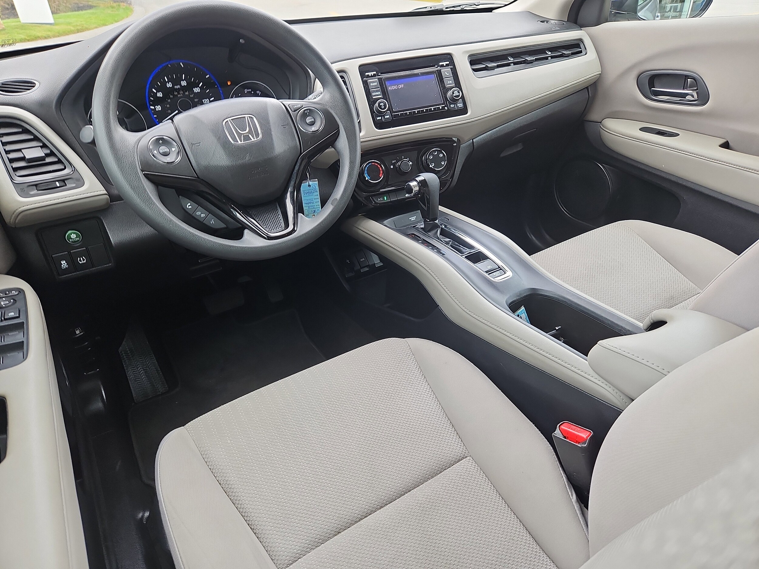 2018 Honda HR-V LX photo 2