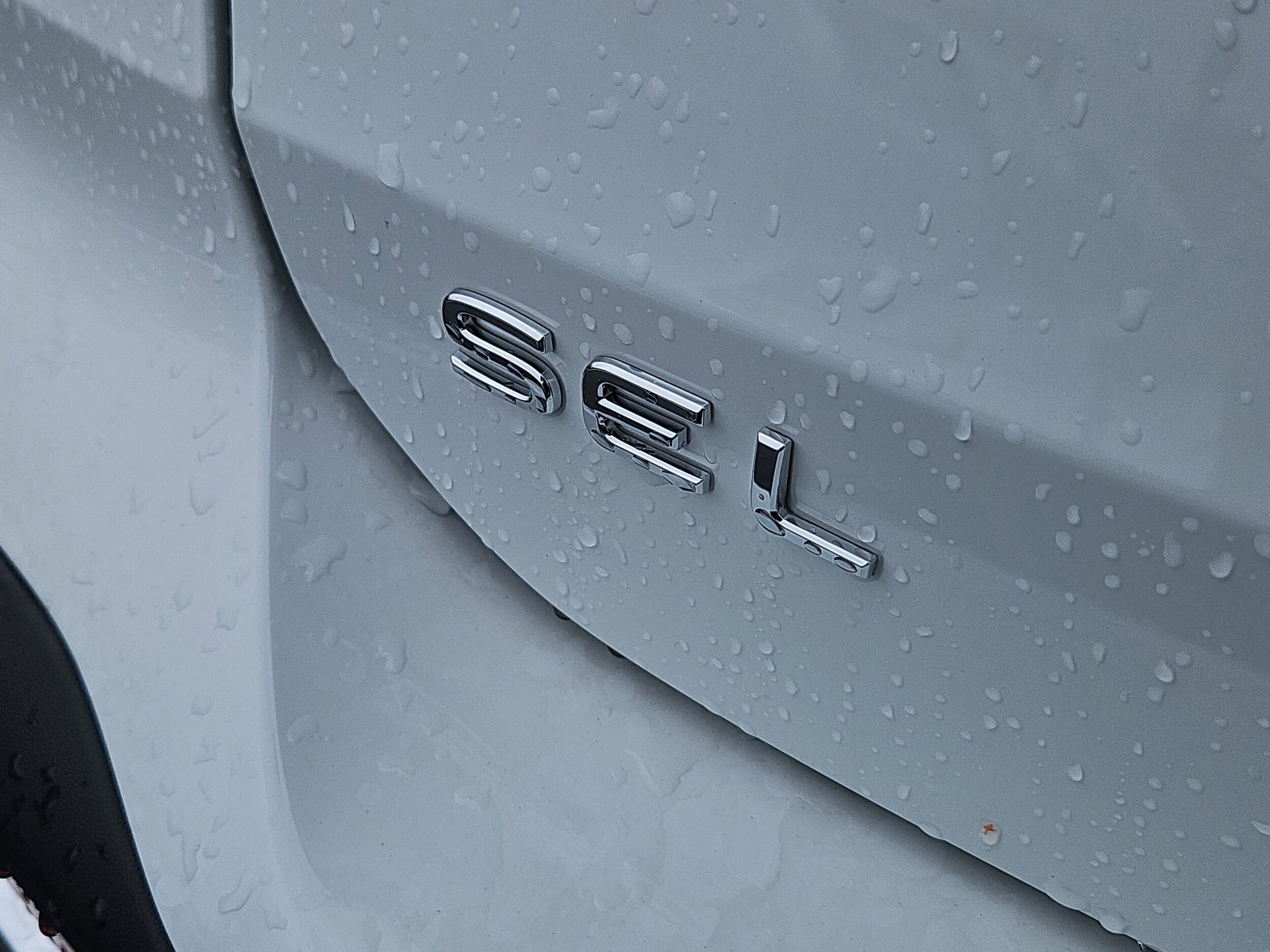 2025 Volkswagen Taos SEL photo 4