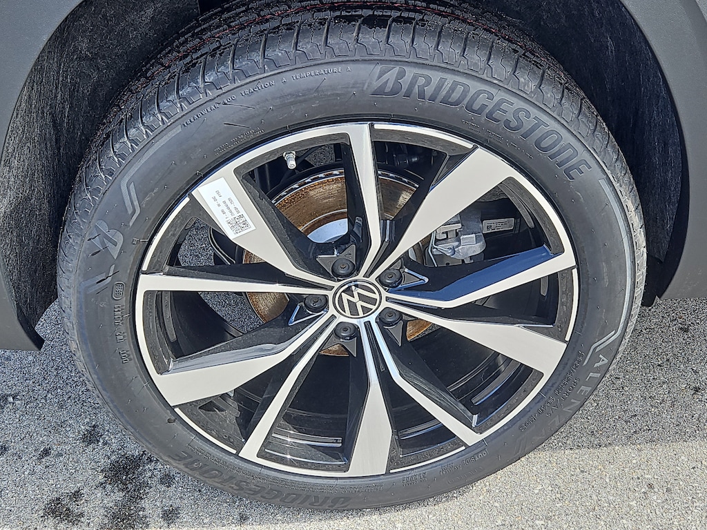 New 2026 Volkswagen Atlas Cross Sport 2.0T SEL Premium R-Line SUV