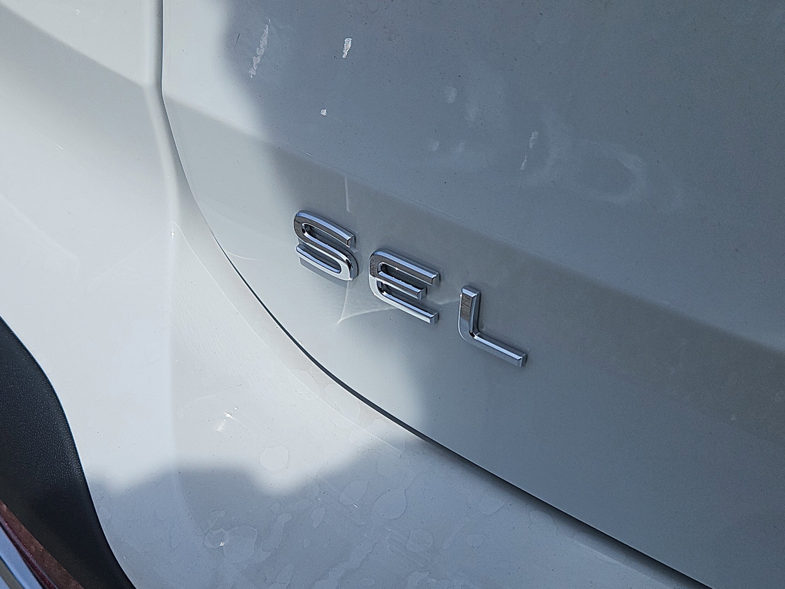 2025 Volkswagen Taos SEL photo 3