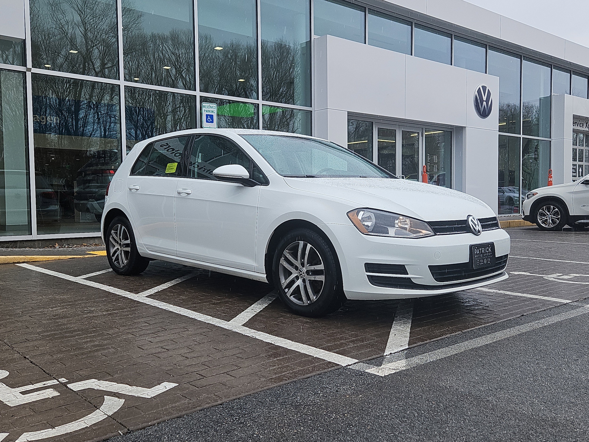 2016 Volkswagen Golf TSI S
