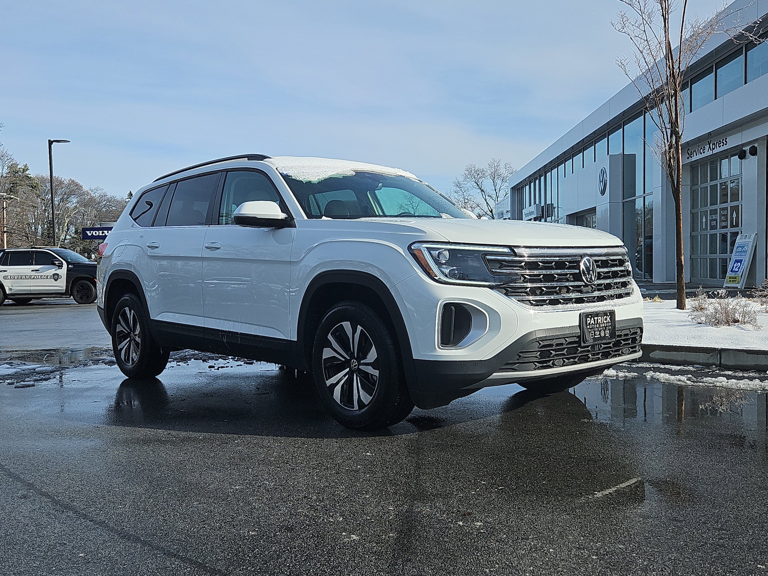 2025 Volkswagen Atlas SE's photo