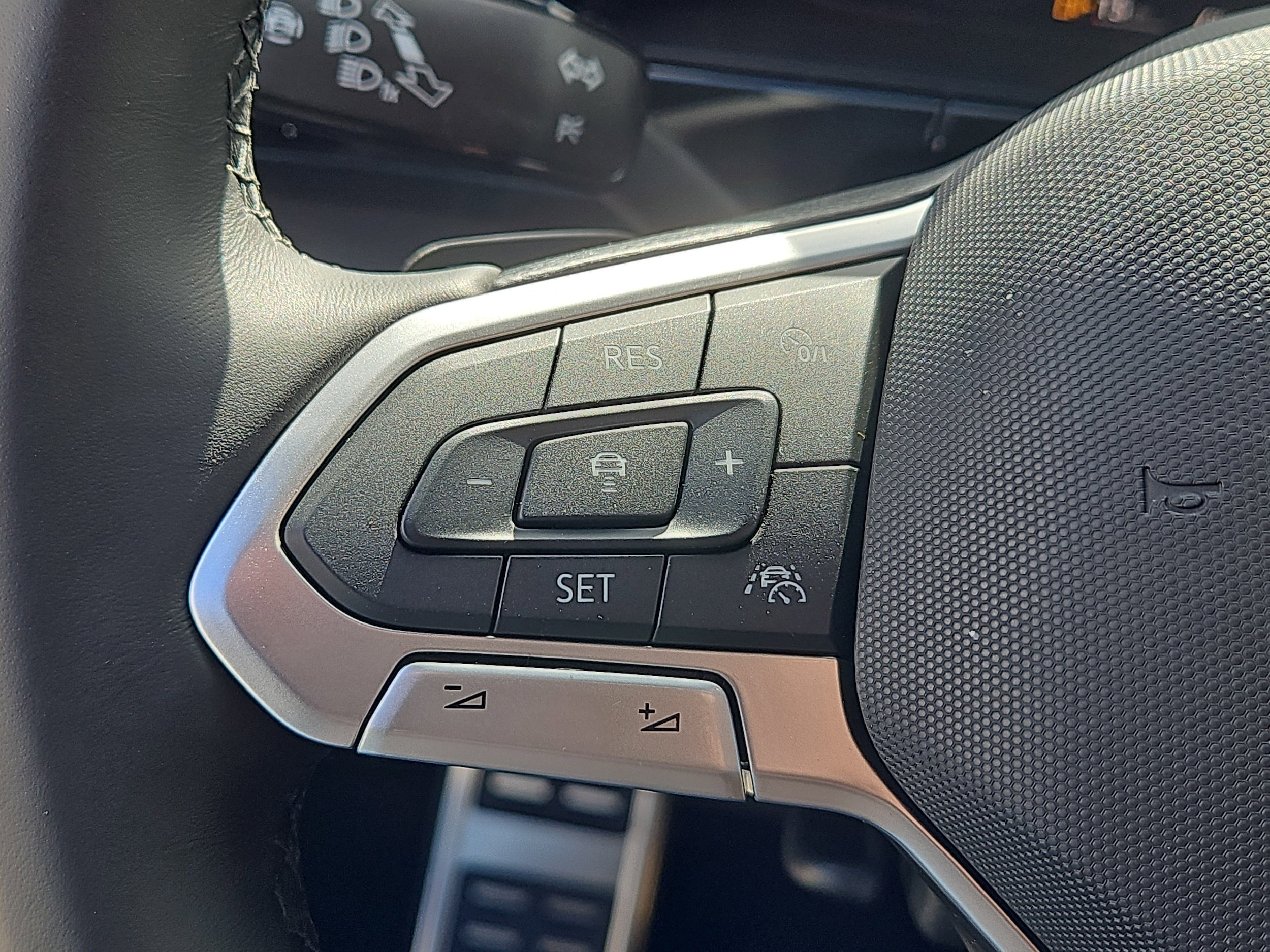 2026 Volkswagen Atlas Cross Sport SEL R-LINE - Photo 16