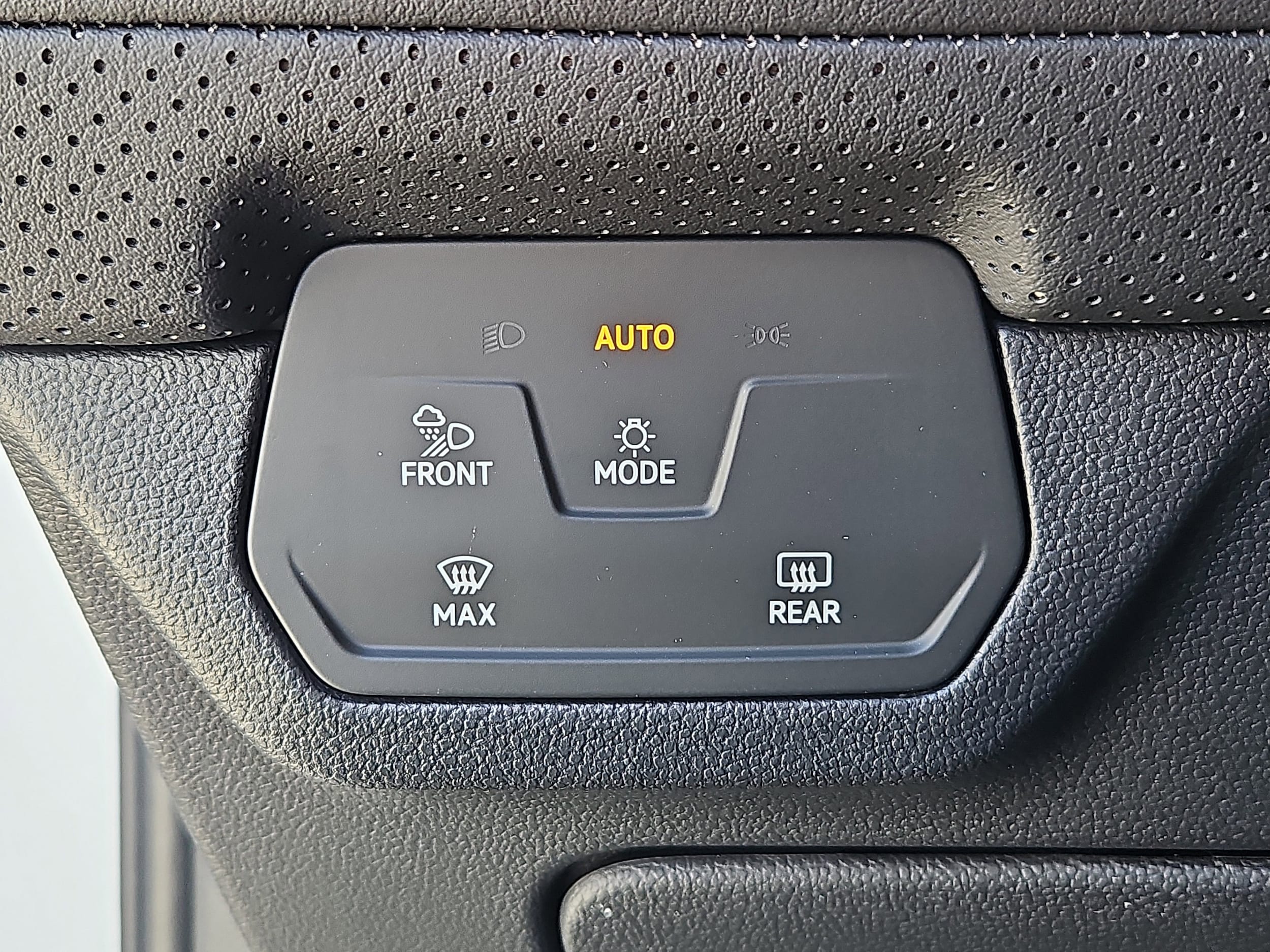 2026 Volkswagen Atlas Cross Sport SEL R-LINE - Photo 10