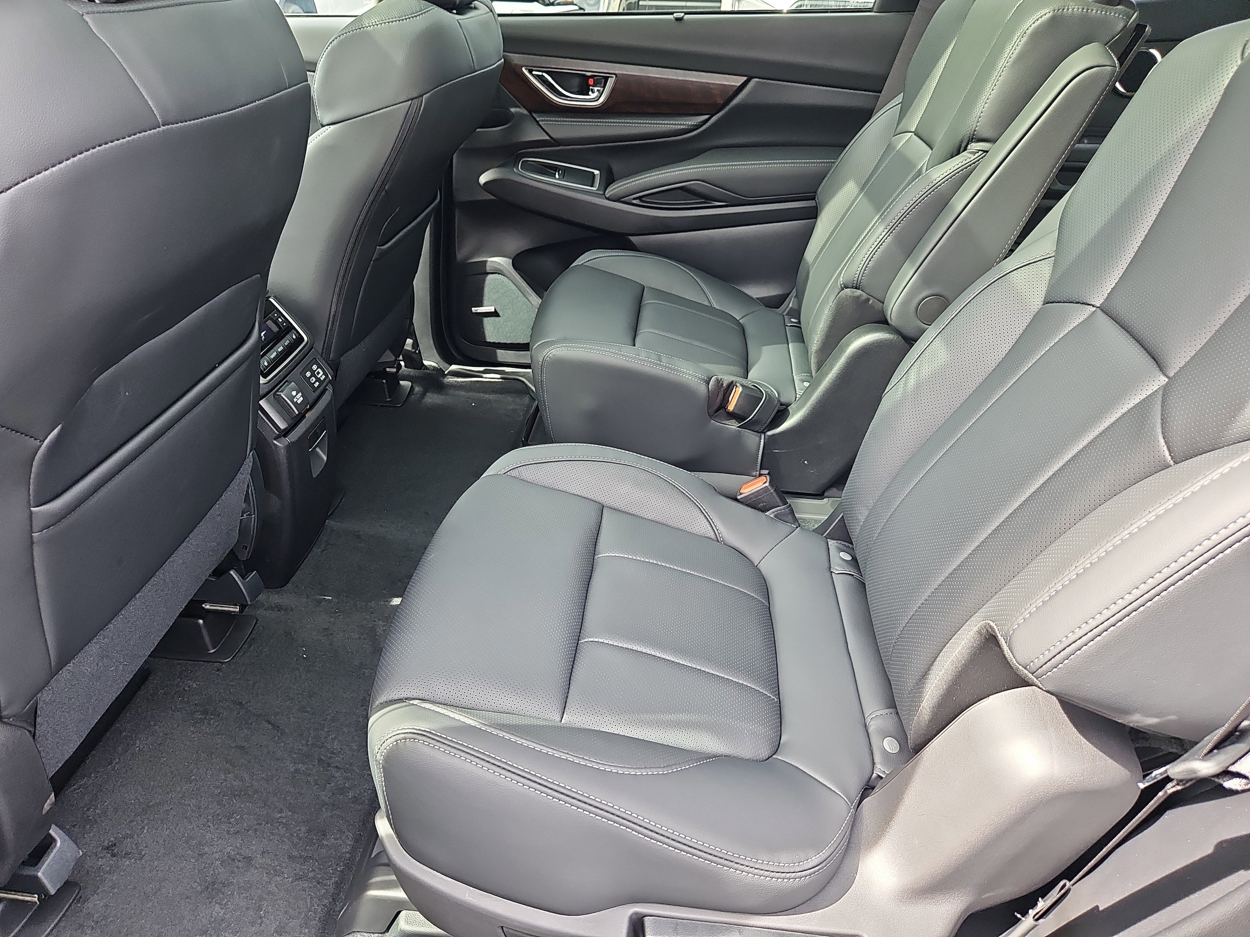 new 2025 Subaru Ascent car, priced at $48,675