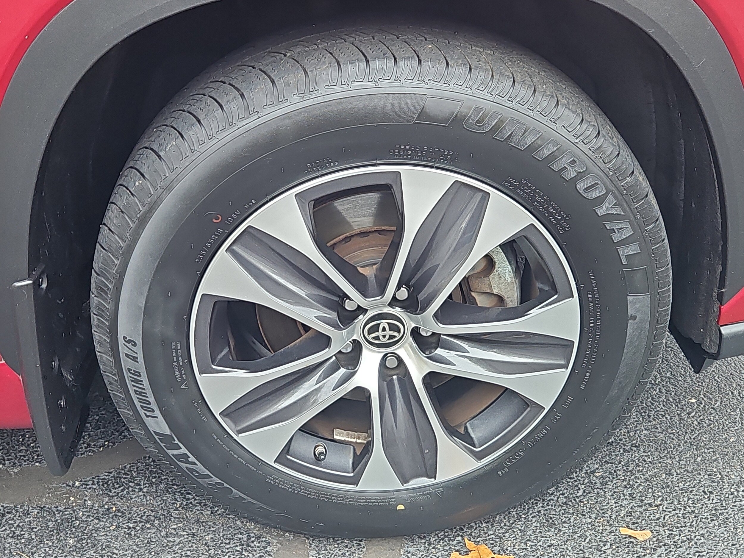 used 2020 Toyota Highlander car, priced at $26,390