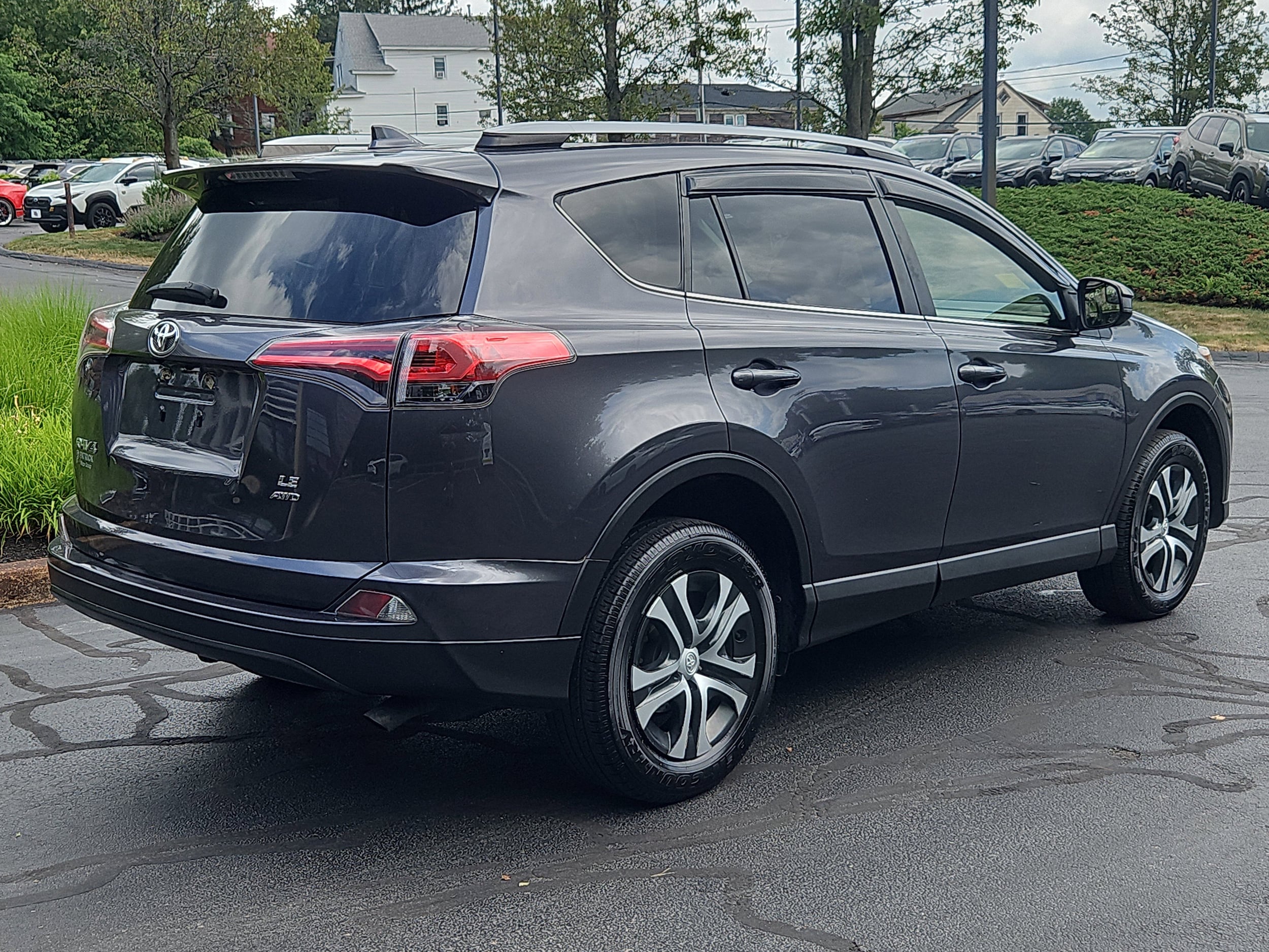 Used 2018 Toyota RAV4 LE with VIN JTMBFREV8JJ246578 for sale in Shrewsbury, MA
