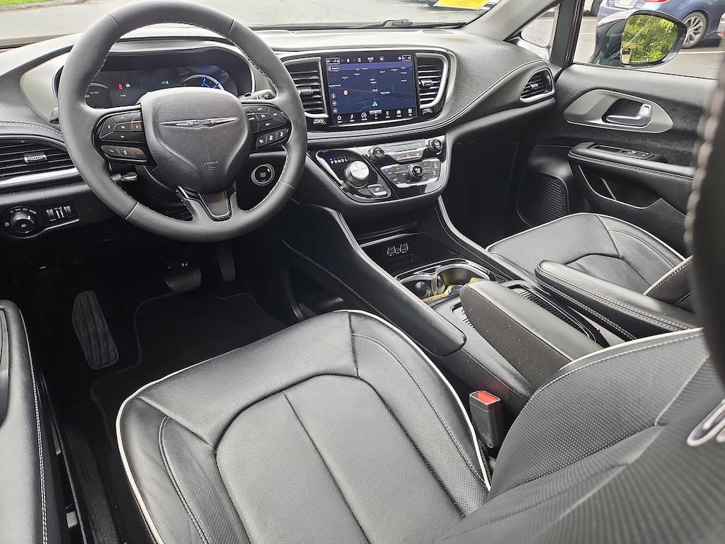 Used 2023 Chrysler Pacifica Hybrid Limited Hybrid Limited FWD
