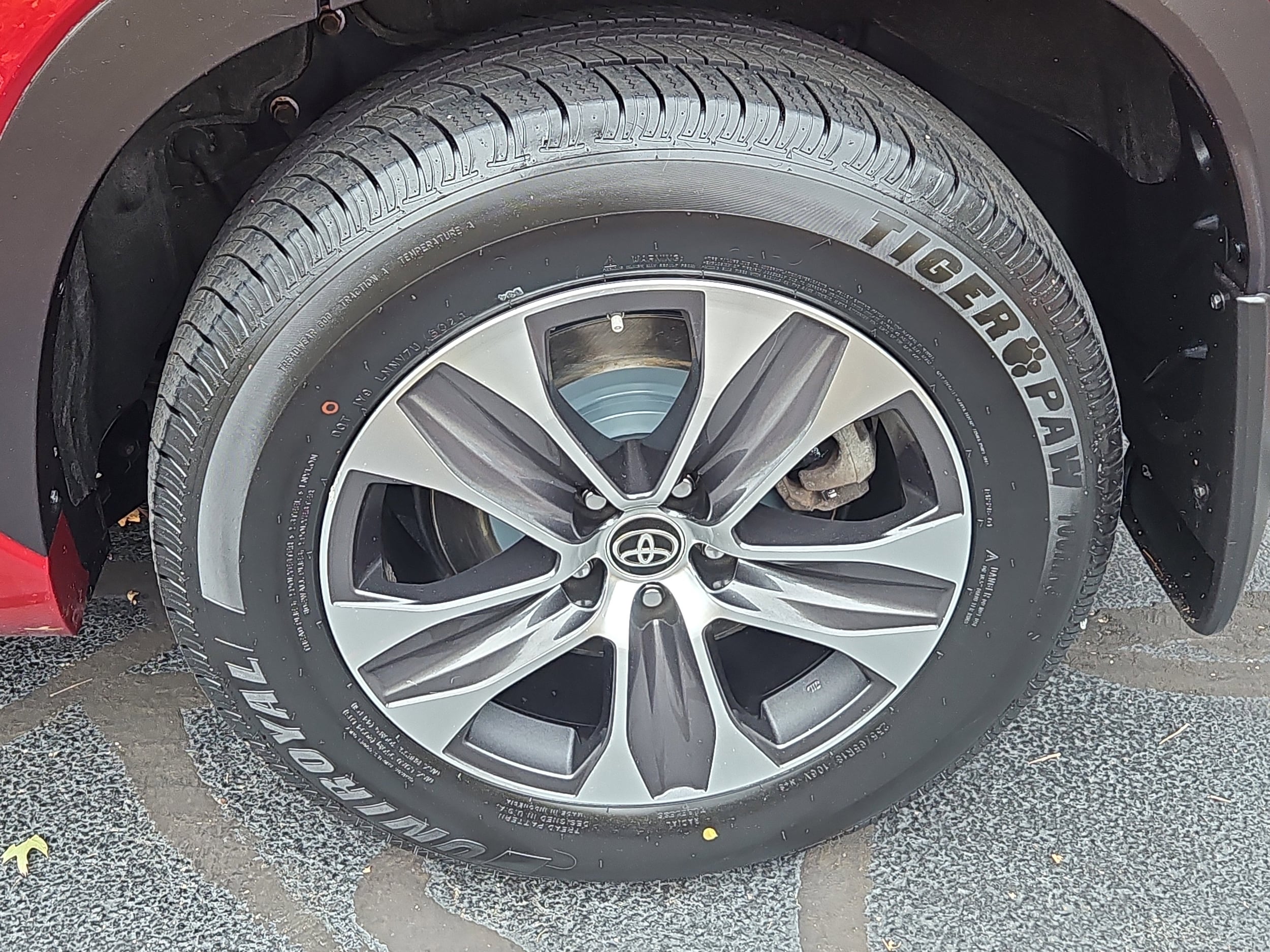 used 2020 Toyota Highlander car, priced at $26,390