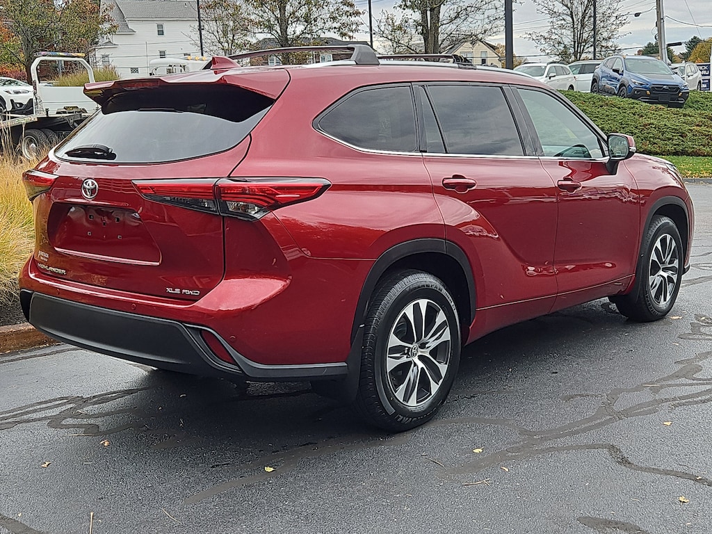 Used 2020 Toyota Highlander XLE XLE AWD
