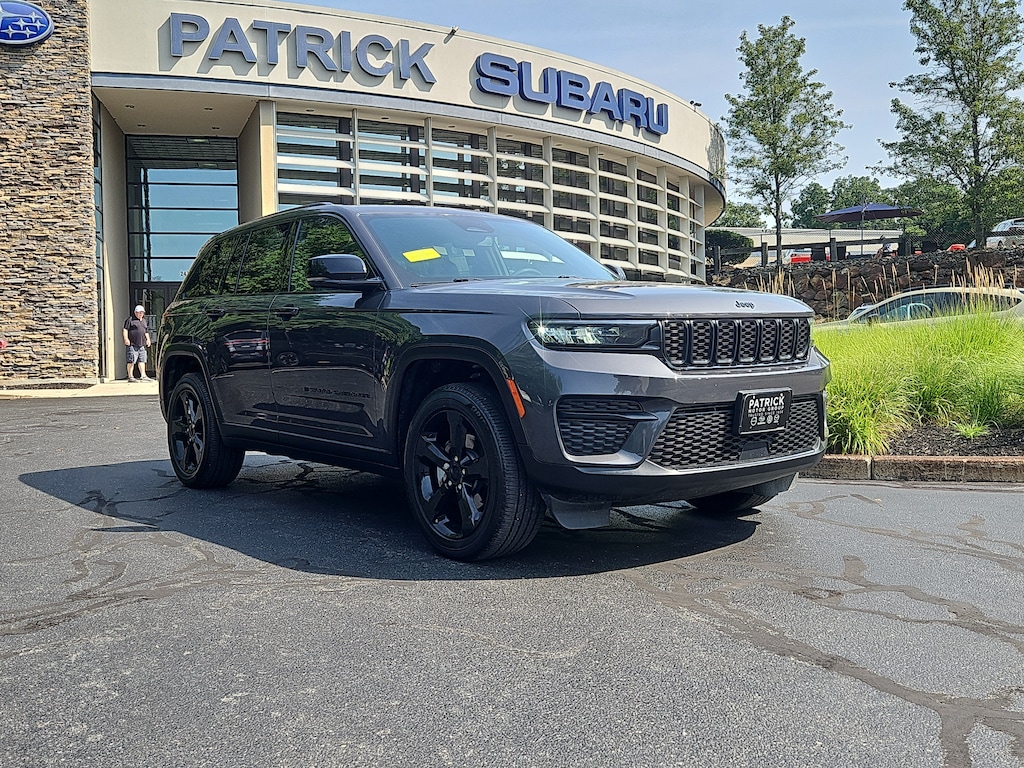 Used 2023 Jeep Grand Cherokee Altitude Altitude 4x4