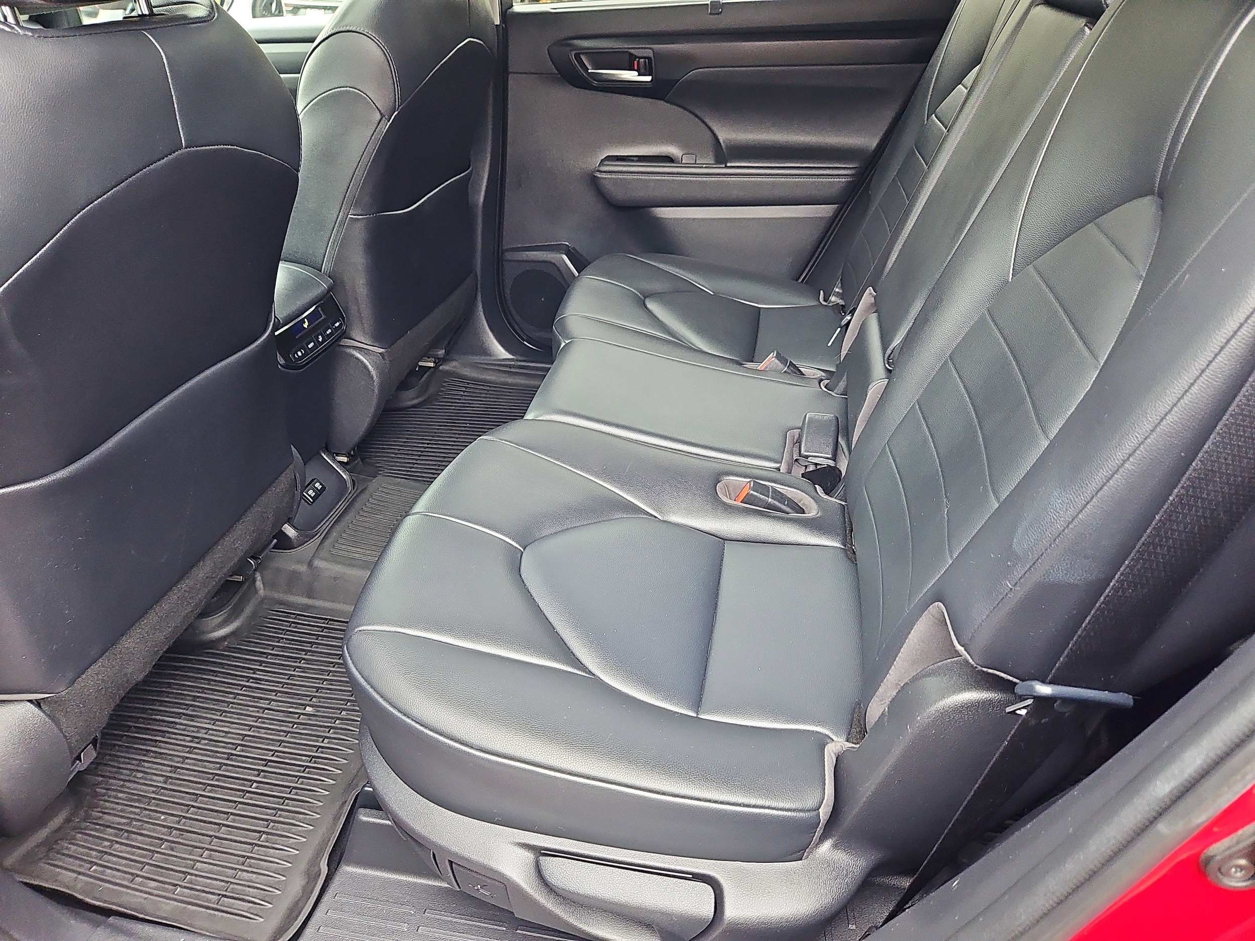 used 2020 Toyota Highlander car, priced at $26,390