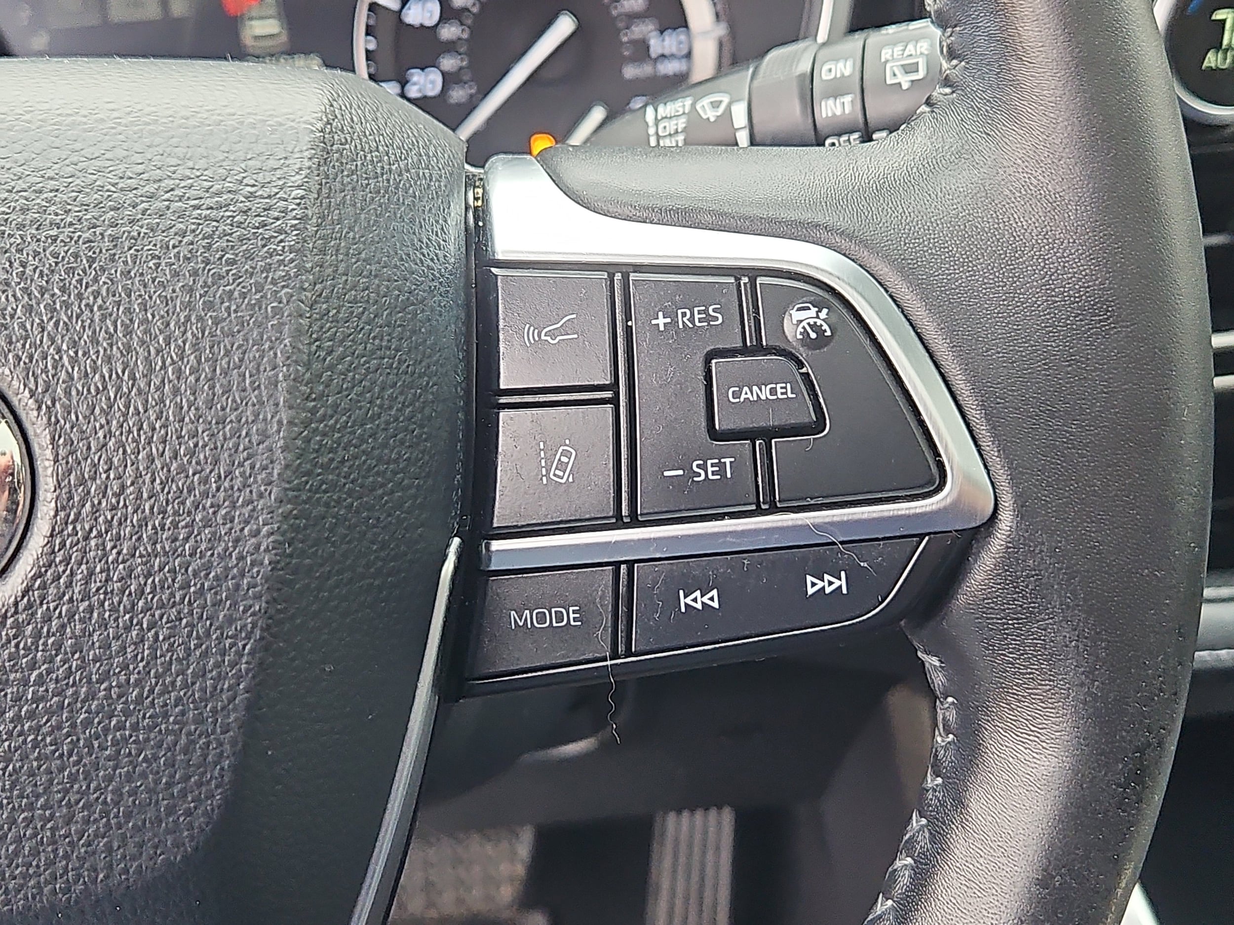 used 2020 Toyota Highlander car, priced at $26,390