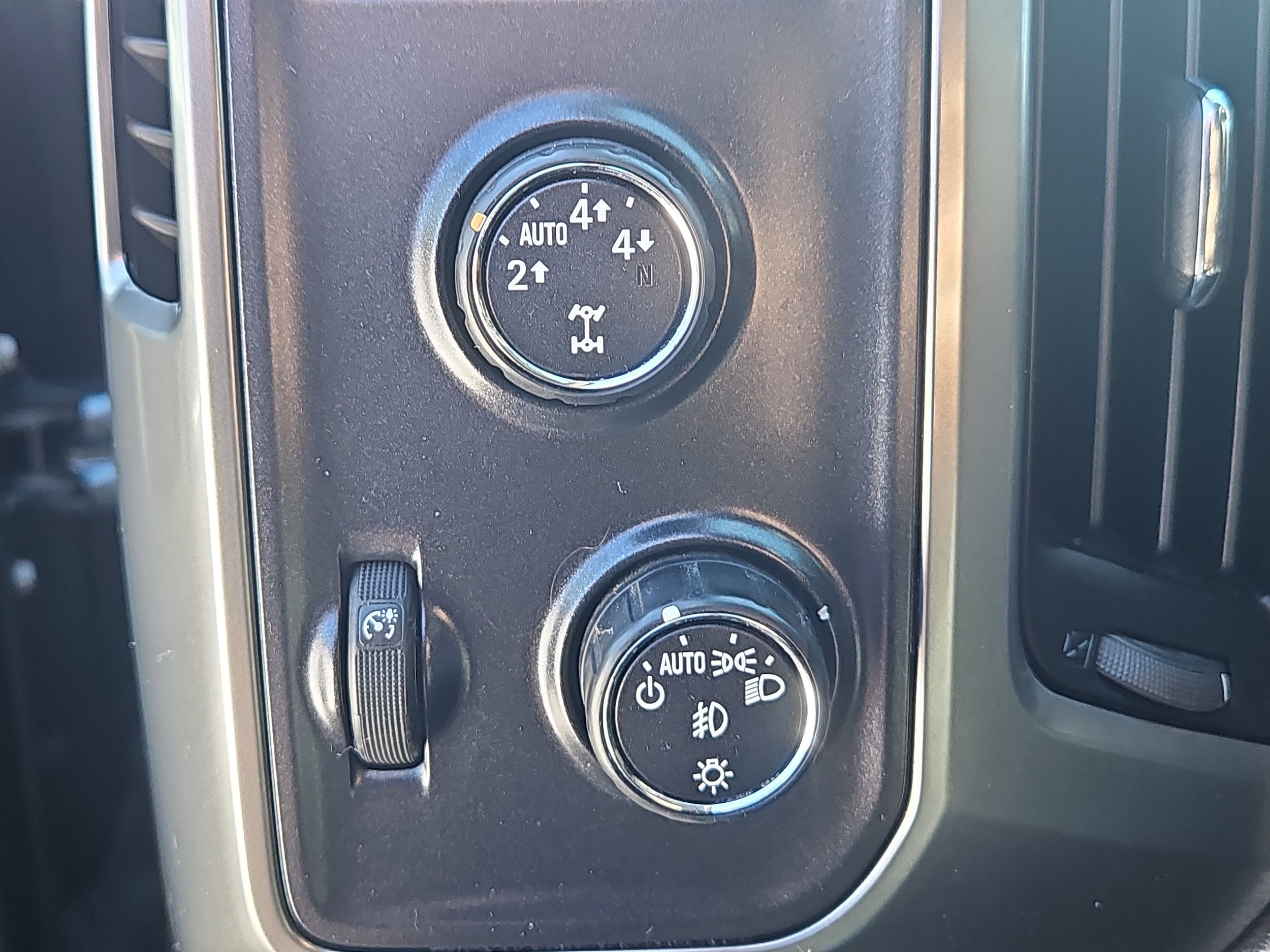 used 2014 Chevrolet Silverado 1500 car, priced at $18,952