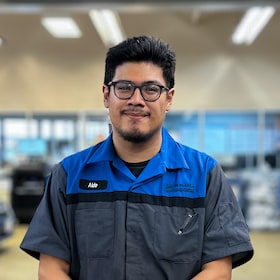 Staff member Aldo Delgado from ID_c79a660cb2c3