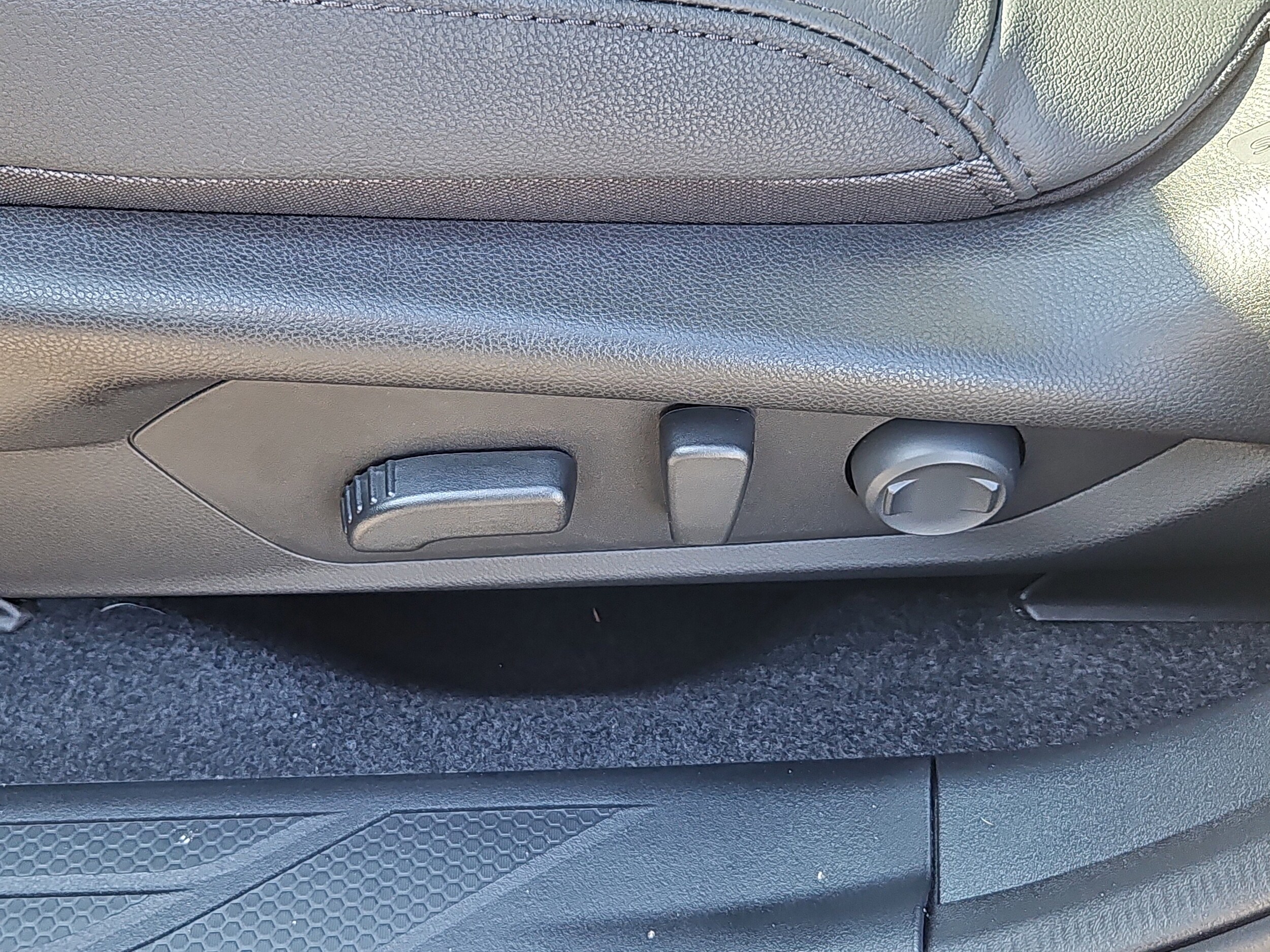 2026 Subaru Outback Premium - Photo 15