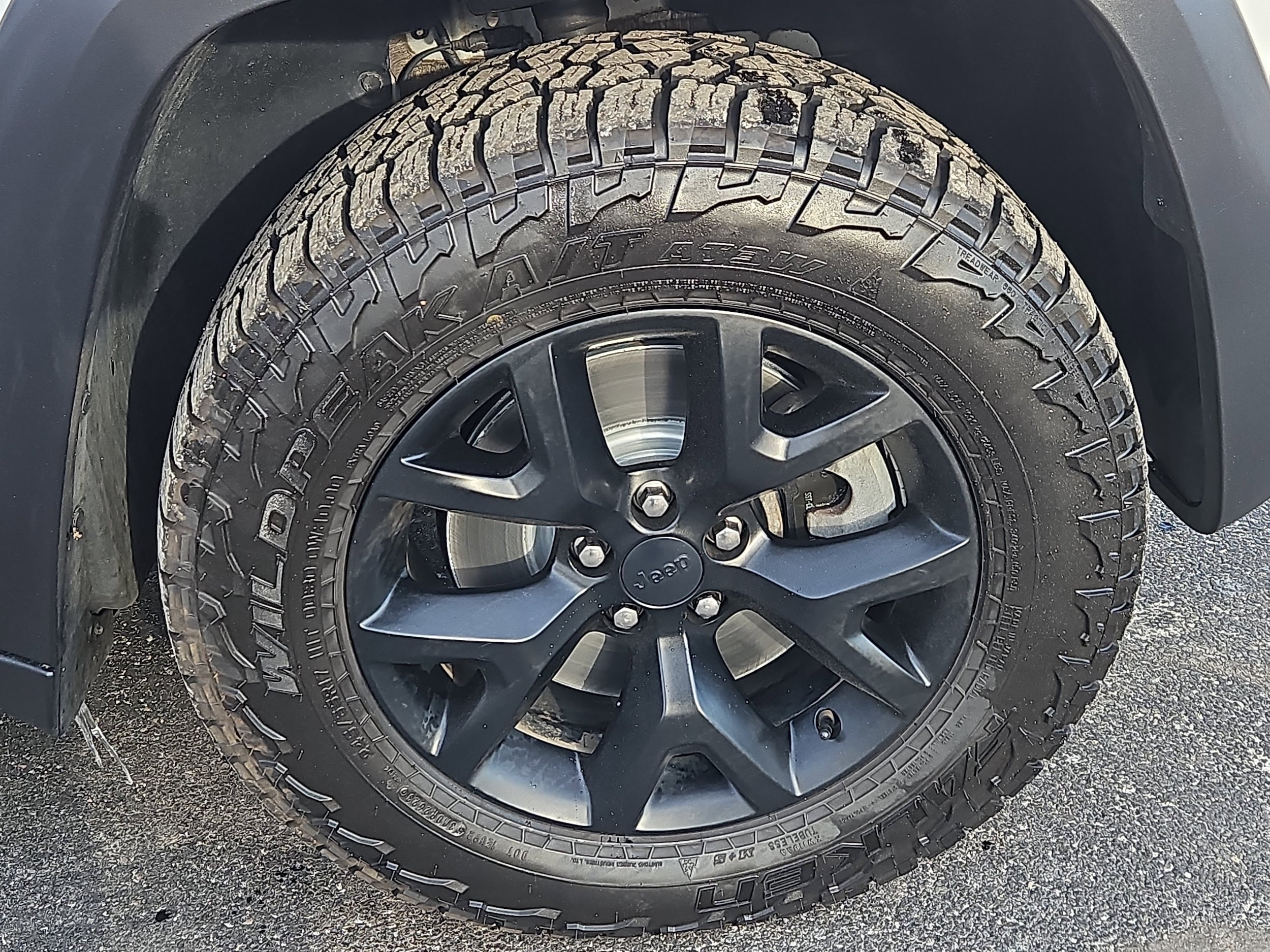 used 2018 Jeep Cherokee car, priced at $17,650