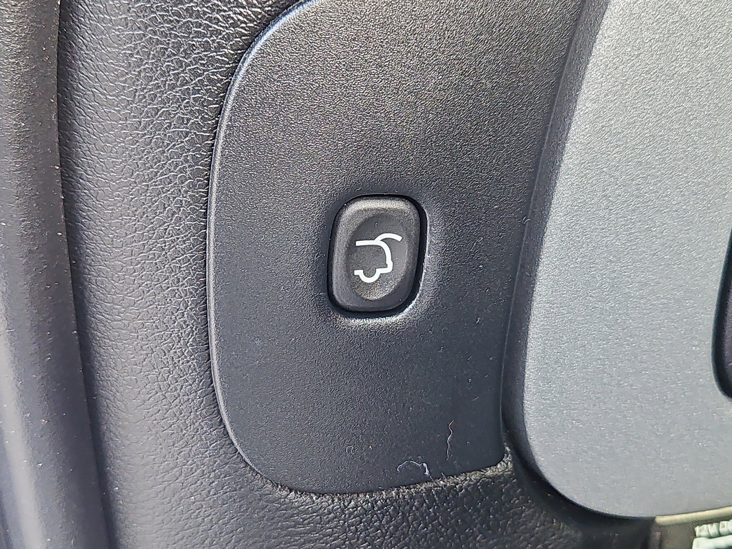 used 2018 Jeep Cherokee car, priced at $17,650