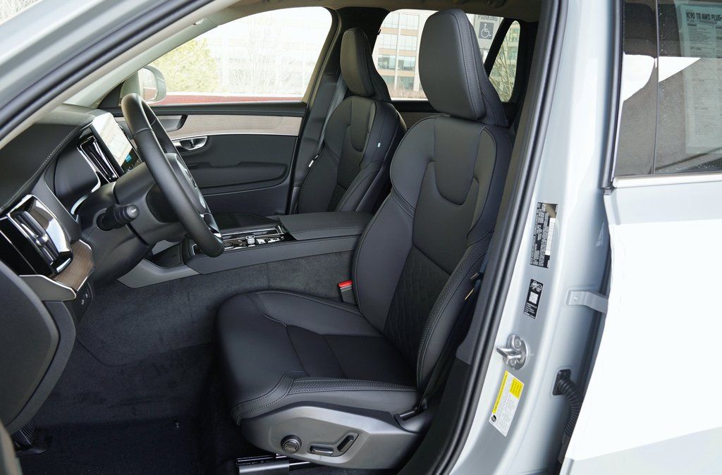 2026 Volvo XC90 Plus - Photo 10