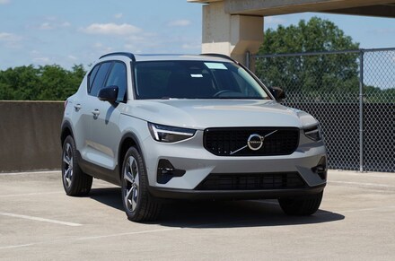 2026 Volvo XC40 B5 Plus AWD SUV