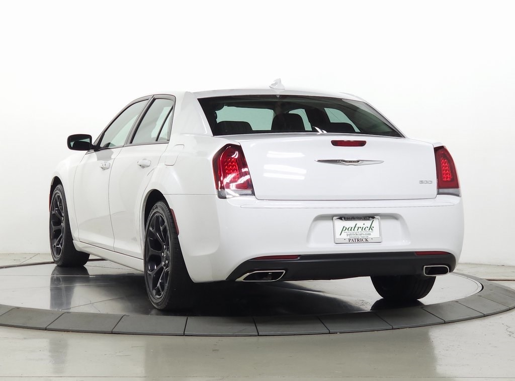 2019 Chrysler 300 Touring 5