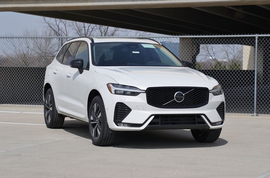 2026 Volvo XC60 B5 Plus Dark AWD's photo