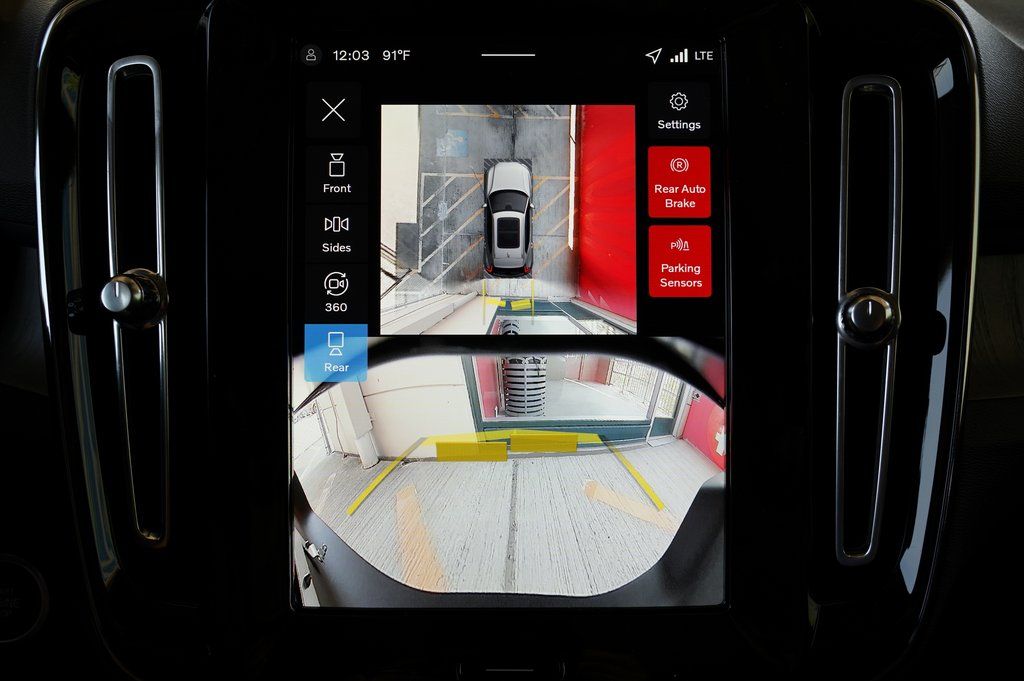 2026 Volvo XC40 Ultra - Photo 18