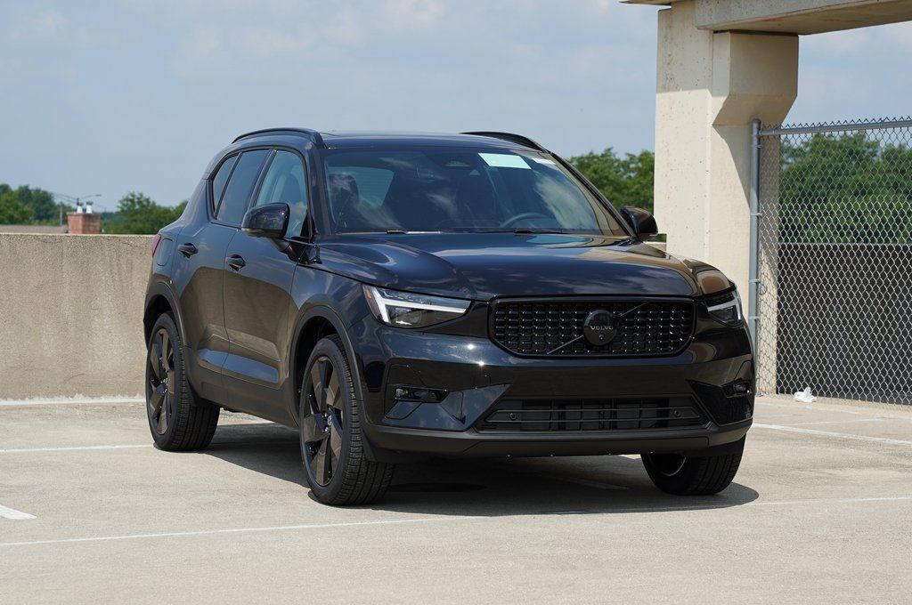 2026 Volvo XC40 B5 Ultra Ultra Black Edition AWD's photo