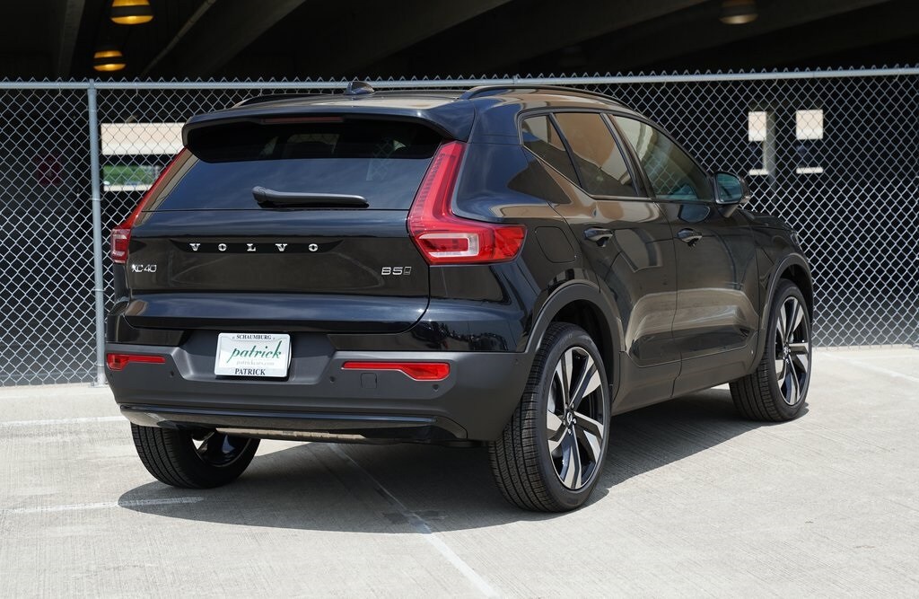 2026 Volvo XC40 photo 4