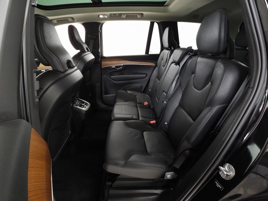 2022 Volvo XC90 T6 AWD Momentum 7 Seater 40