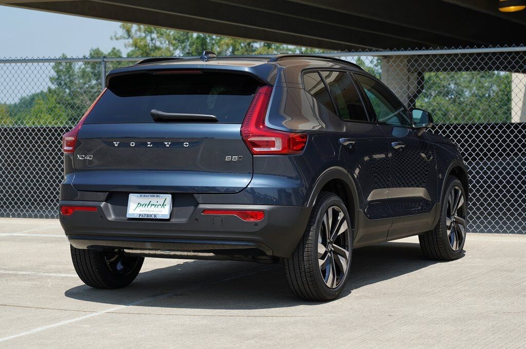 New 2026 Volvo XC40 B5 Ultra SUV