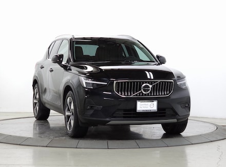 2025 Volvo XC40 B5 Plus Bright Theme SUV