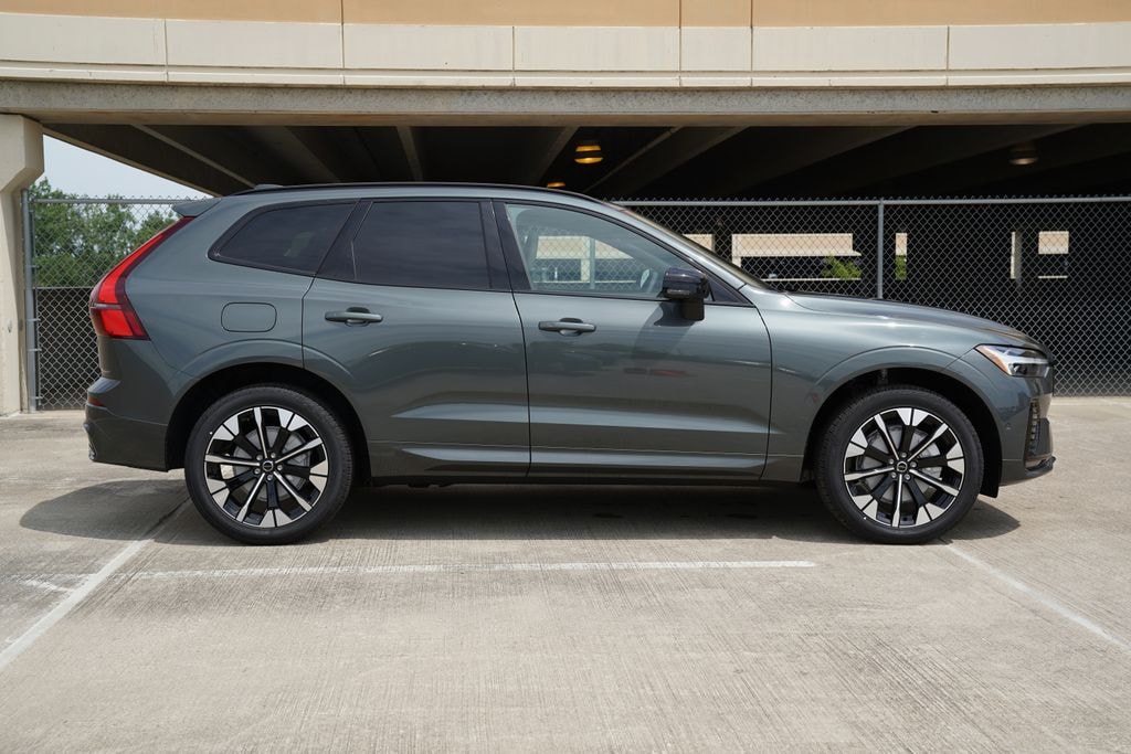 New 2026 Volvo XC60 B5 Plus SUV