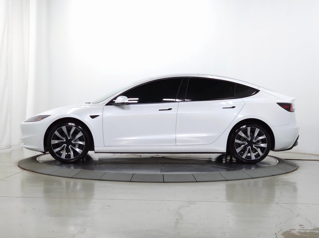 2025 Tesla Model 3 Long Range photo 4