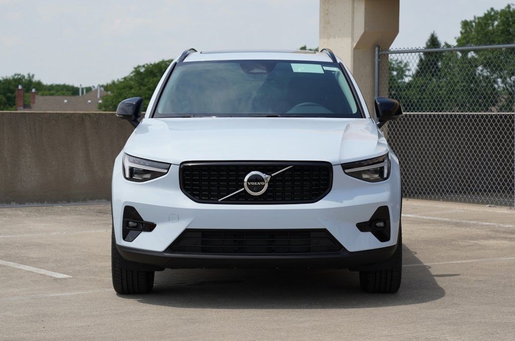New 2026 Volvo XC40 B5 Plus SUV