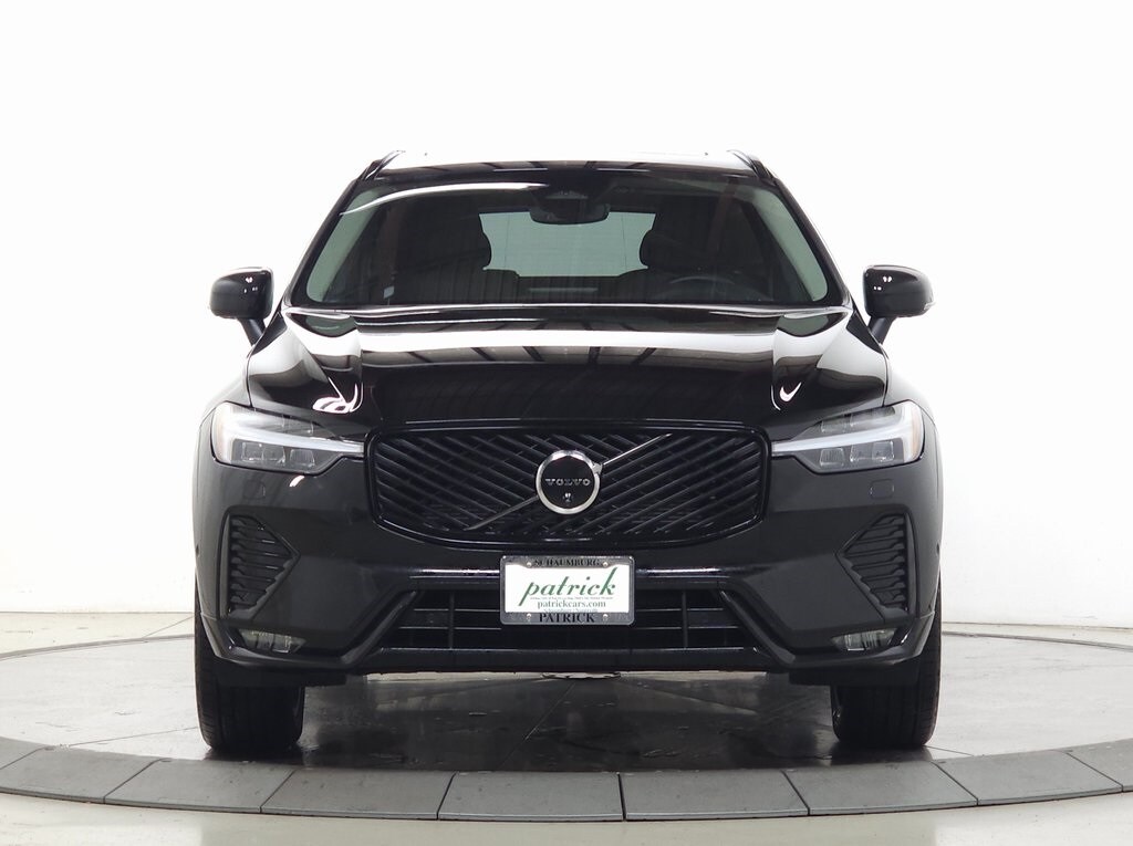 2026 Volvo XC60 B5 Plus photo 2