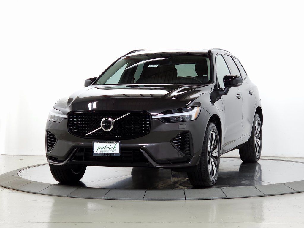 2025 Volvo XC60 Core - Photo 3