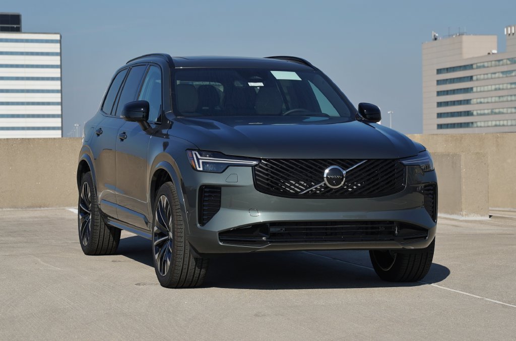 2027 Volvo XC90 B6 Ultra Dark Theme 6-Seater AWD SUV