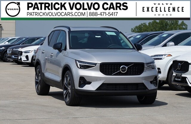 2025 Volvo XC40 B5 Ultra Dark Theme SUV