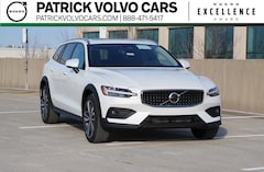2026 Volvo V60 Cross Country B5 Plus Wagon