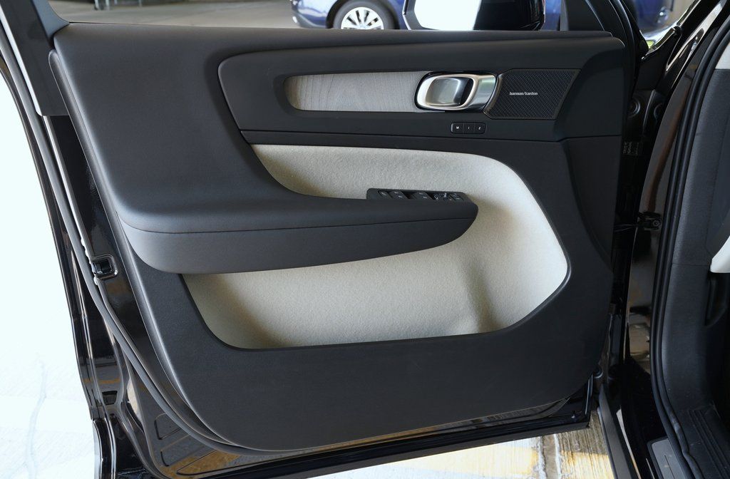 2026 Volvo XC40 Ultra - Photo 7
